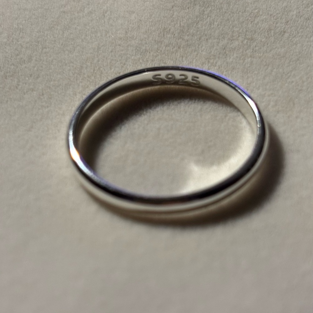 .925 Sterling Silver 2/2.5mm Plain Band Ring Size 11